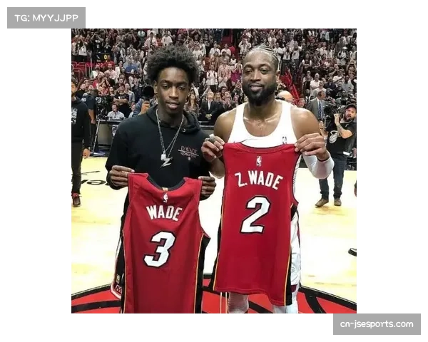 “阿德巴约与李凯尔赛前致意，热火团队氛围助力大胜”